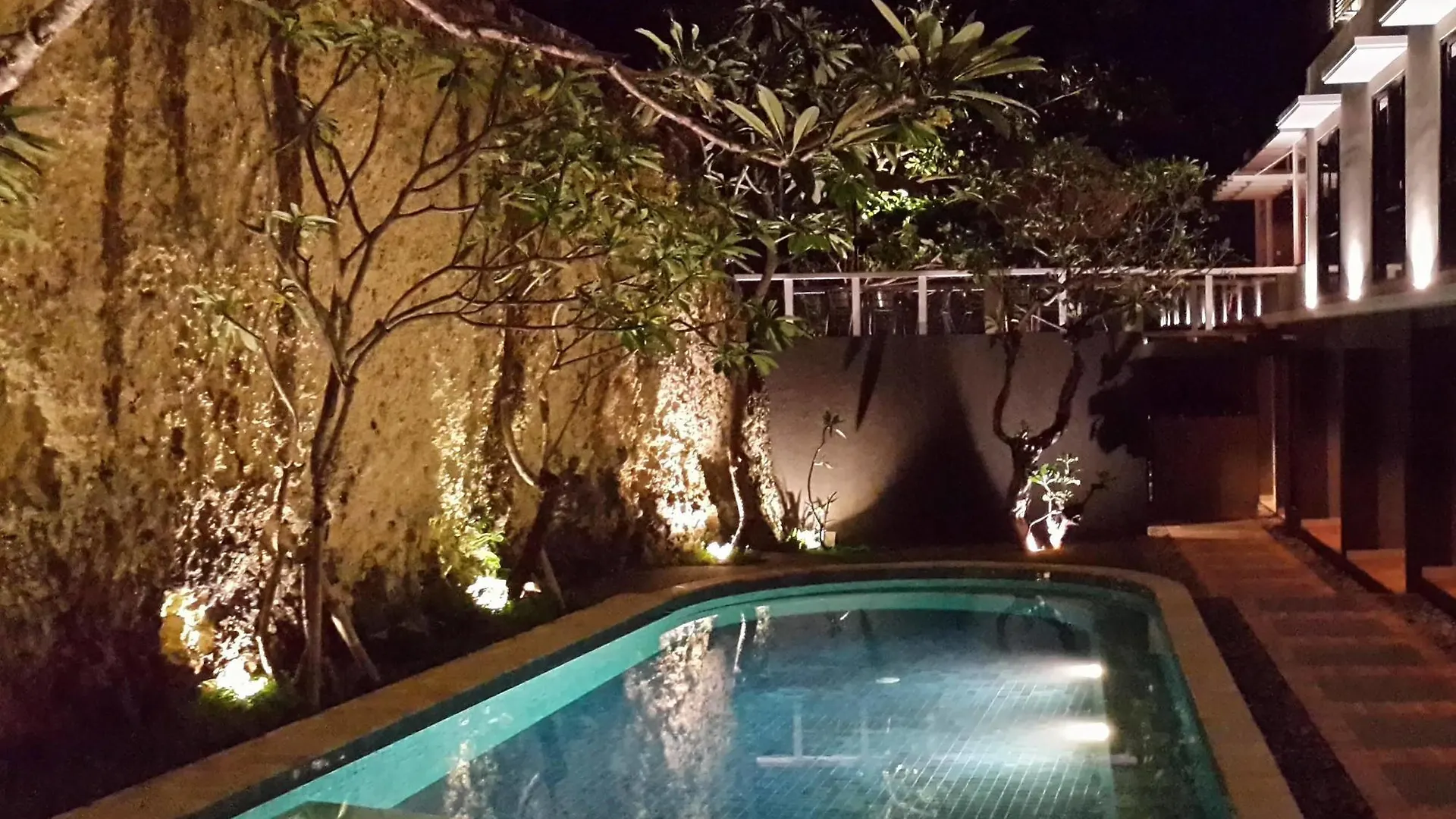 נוסא דואה White Rock Lodge 2*, נוסא דואה